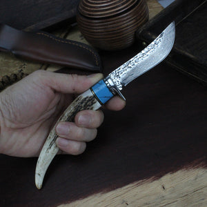 Experience the Precision of the Damascus Steel Hunting Knife